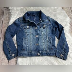 Gap kids denim jacket size small (6/7)